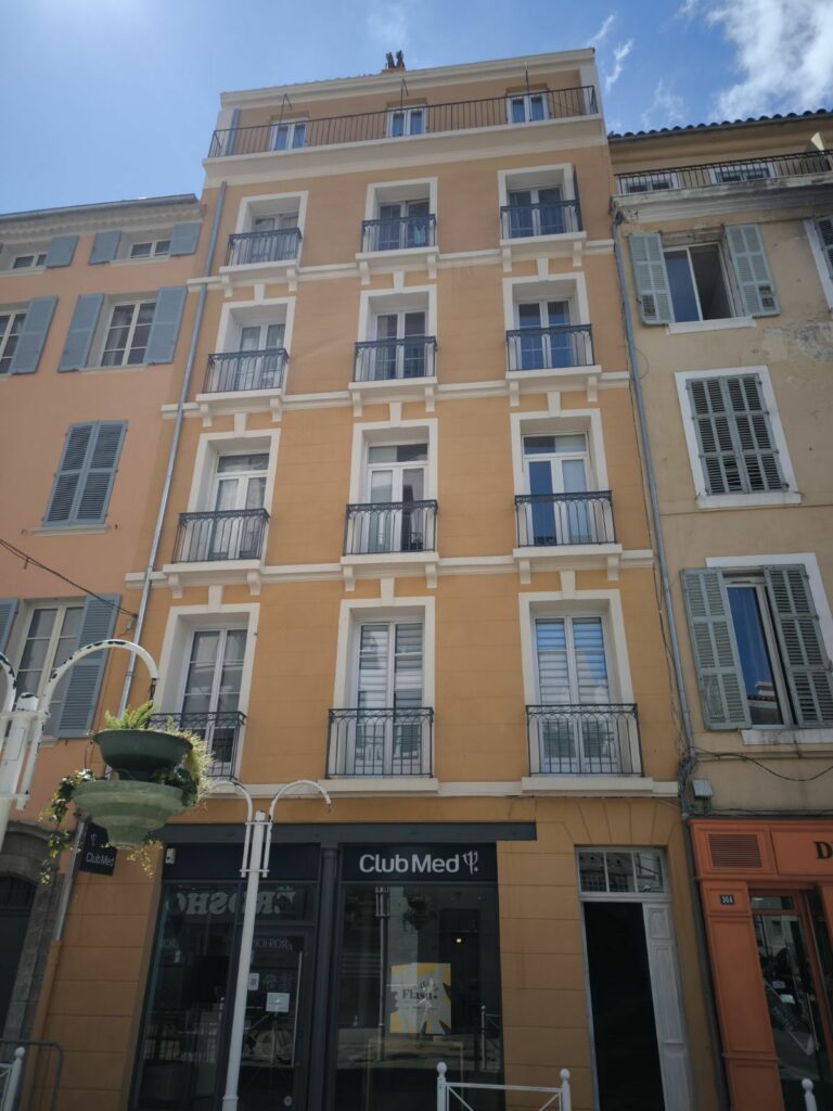 Ravalement de façade sur Toulon Var